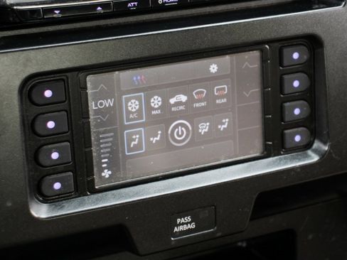 Used 2019 Ford F350 XLT w/ Camper Package image 31