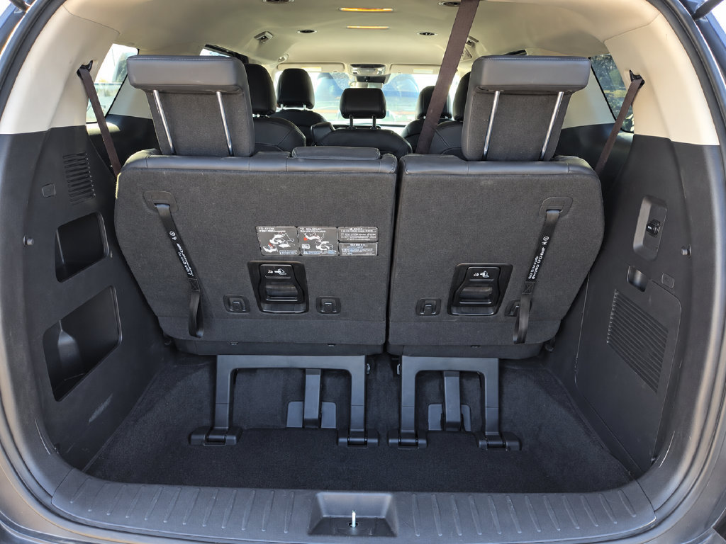 Used 2025 Kia Carnival FWD image 15