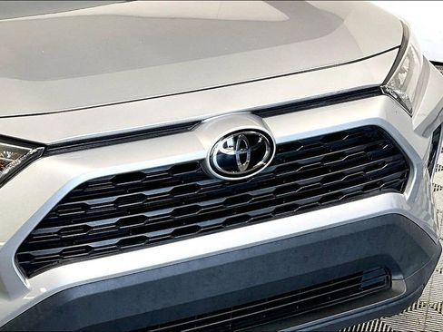 Used 2021 Toyota RAV4 XLE image 30