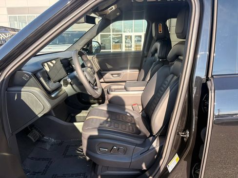 Used 2025 Rivian R1S Adventure AWD/4WD image 7