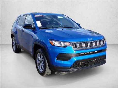 Used 2025 Jeep Compass Sport AWD/4WD image 6