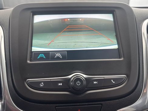 Used 2018 Chevrolet Equinox LS image 21