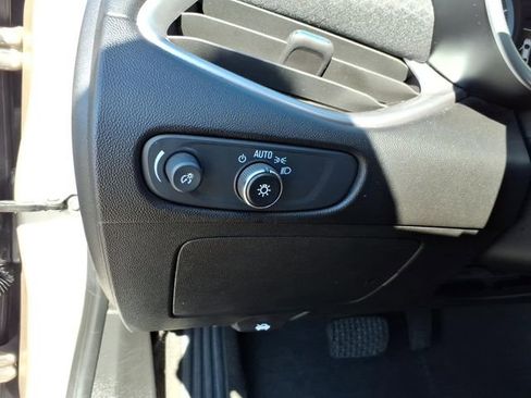 Used 2024 Chevrolet Malibu LT FWD image 16