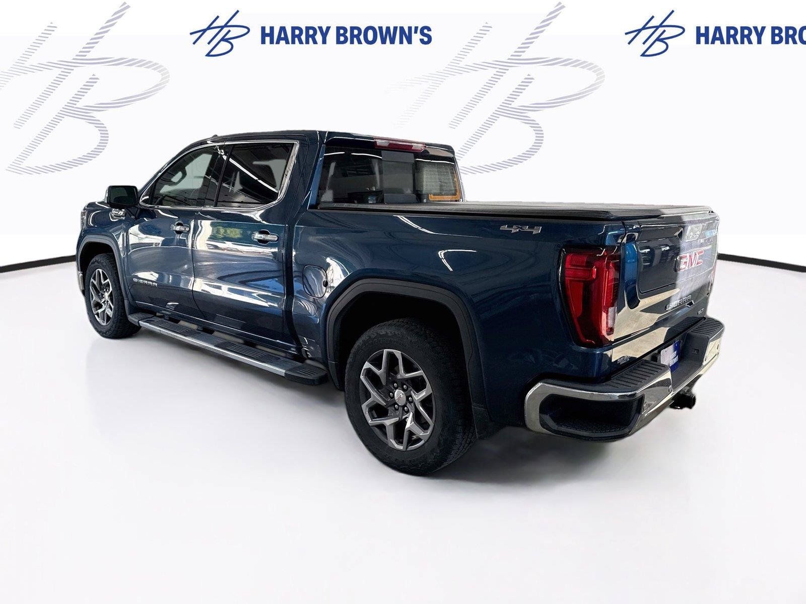Used 2022 GMC Sierra 1500 SLT w/ SLT Premium Plus Package AWD/4WD image 2