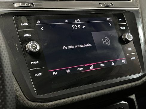 Certified 2022 Volkswagen Tiguan SE R-Line FWD image 28