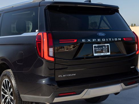 Used 2025 Ford Expedition Max Platinum image 8