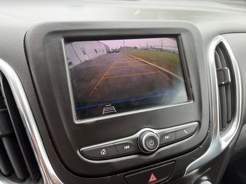 Used 2021 Chevrolet Equinox LT FWD image 22
