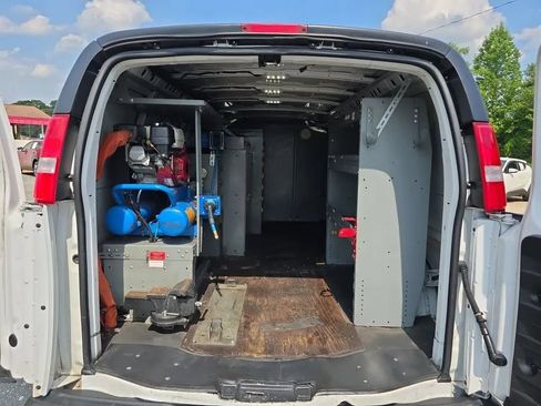 Used 2020 Chevrolet Express 3500 Extended w/ Driver Convenience Package RWD image 29