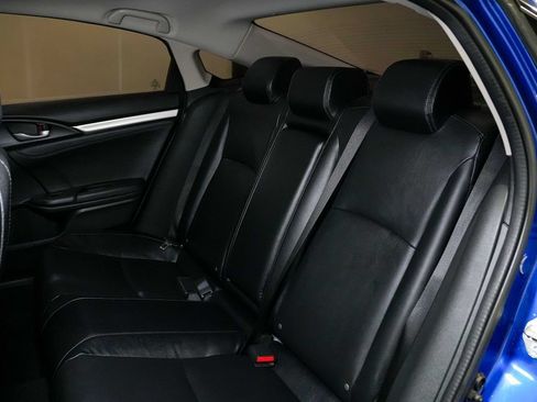 Used 2017 Honda Civic Touring image 18