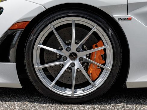 Used 2020 McLaren 720S Spider RWD image 30