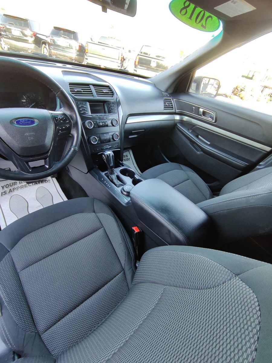 Used 2018 Ford Explorer XLT AWD/4WD image 19