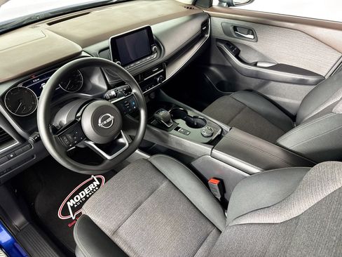 Used 2022 Nissan Rogue SV image 5