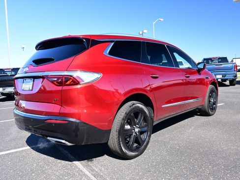 Used 2023 Buick Enclave Essence w/ Experience Buick Package image 5