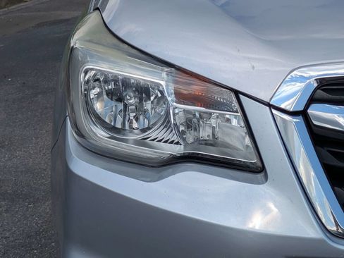 Used 2018 Subaru Forester 2.5i AWD/4WD image 10