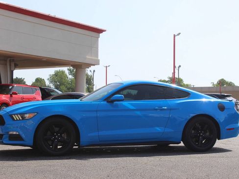 Used 2017 Ford Mustang Coupe RWD image 6