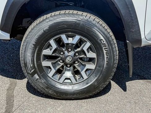 Used 2023 Toyota Tacoma TRD Off-Road AWD/4WD image 11