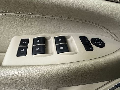 Used 2015 Cadillac Escalade Luxury image 40