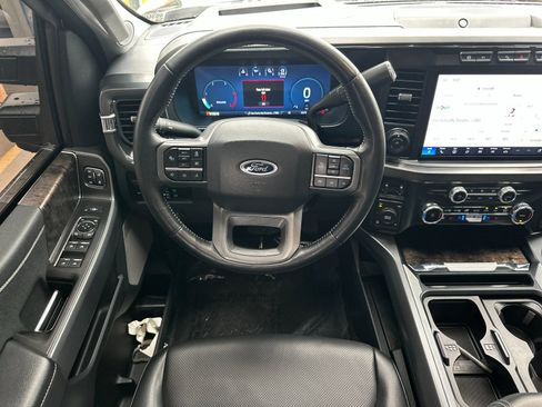 Used 2024 Ford F250 Lariat w/ Lariat Ultimate Package image 17