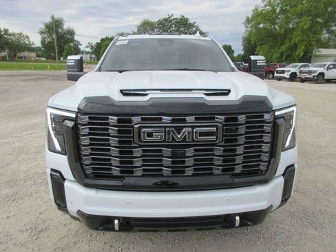 New 2026 GMC Sierra 2500 Denali Ultimate AWD/4WD image 12