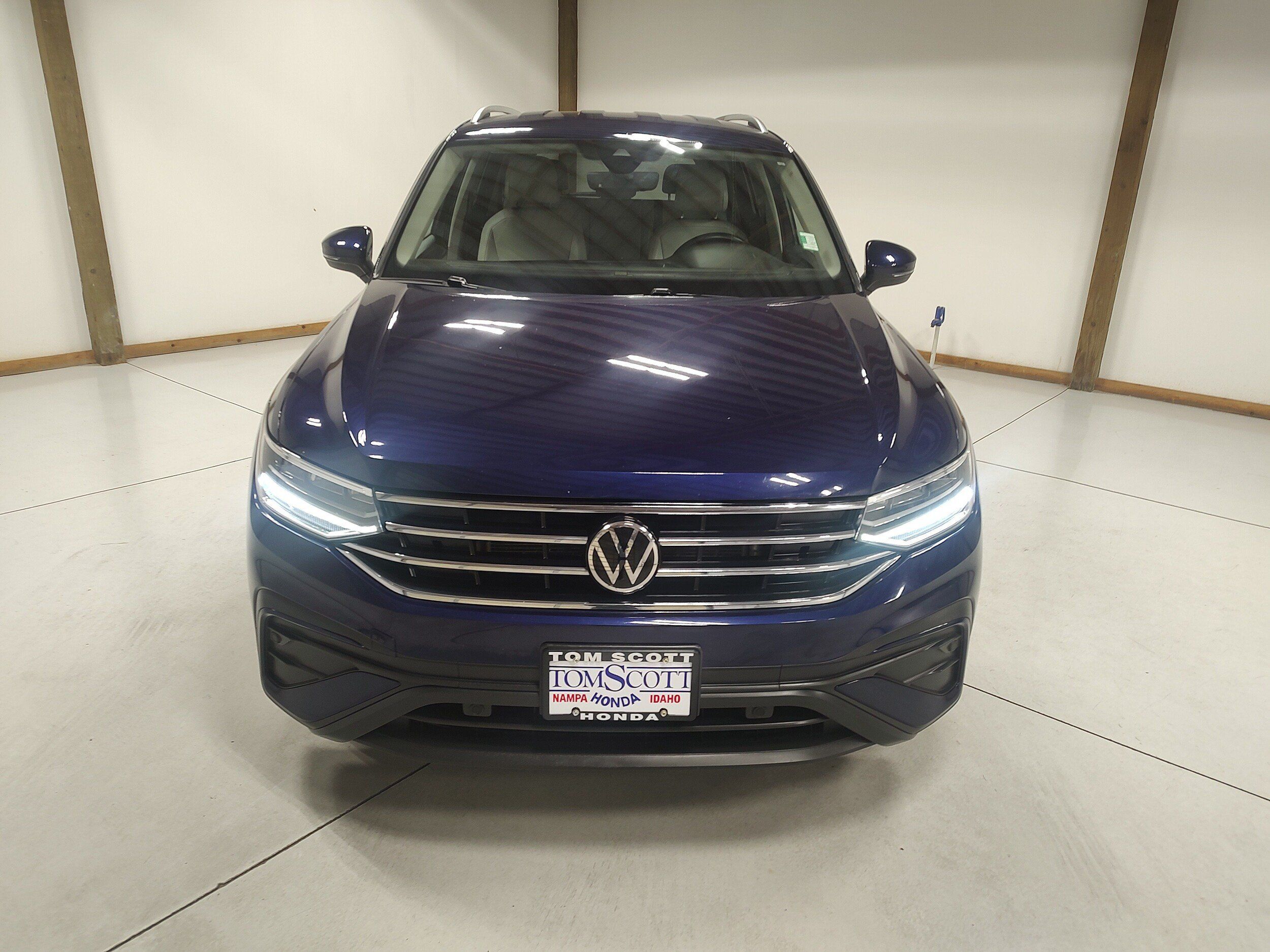 Used 2022 Volkswagen Tiguan SE AWD/4WD image 3