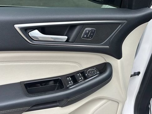Used 2017 Ford Edge Titanium w/ Equipment Group 301A FWD image 27