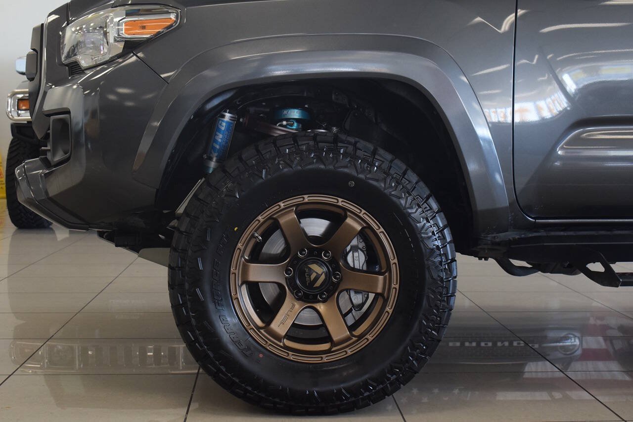 Used 2017 Toyota Tacoma TRD Sport w/ Tow Package (A/T) AWD/4WD image 15