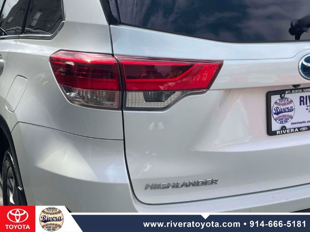 Used 2018 Toyota Highlander Limited Platinum AWD/4WD image 12
