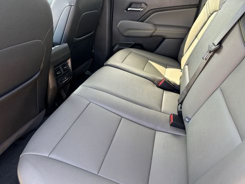 Used 2025 Chevrolet Colorado ZR2 w/ Technology Package AWD/4WD image 16