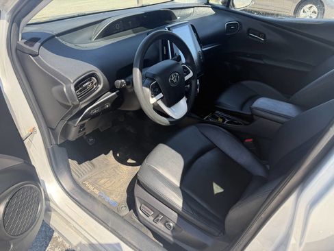 Used 2017 Toyota Prius Prime Premium FWD image 9