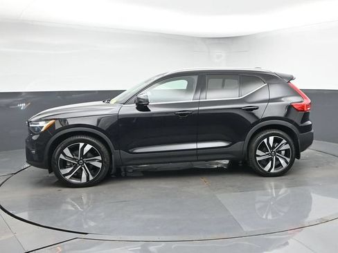 Used 2023 Volvo XC40 B5 Ultimate w/ Protection Package Premier AWD/4WD image 4
