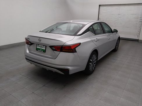Used 2025 Nissan Altima 2.5 SV FWD image 9