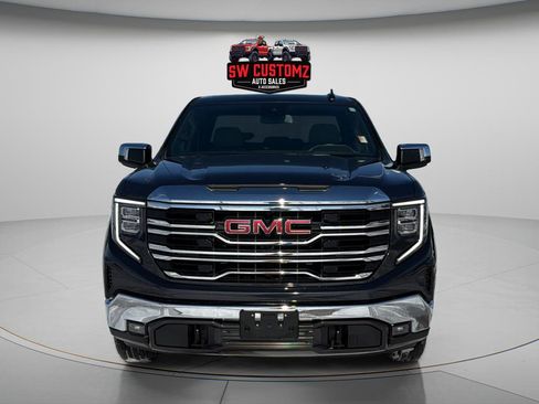 Used 2025 GMC Sierra 1500 SLT image 2