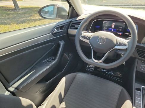 Used 2023 Volkswagen Jetta S image 15