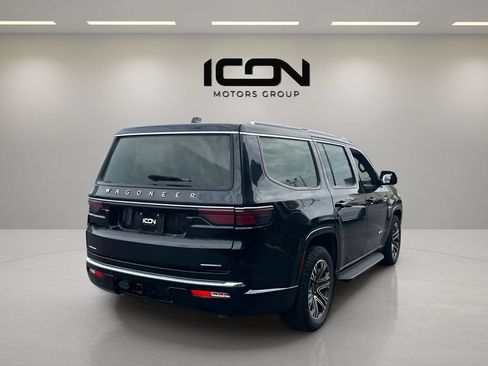 Used 2023 Jeep Wagoneer Series II AWD/4WD image 5