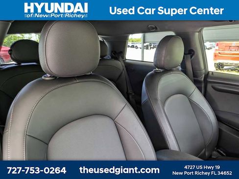 Used 2020 MINI Cooper 2-Door Hardtop FWD image 6