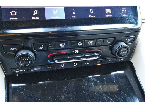 Used 2023 Jeep Grand Cherokee Limited w/ Luxury Tech Group II image 27