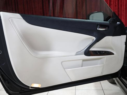 Used 2015 Lexus IS 250C w/ Navigation System Package RWD image 13