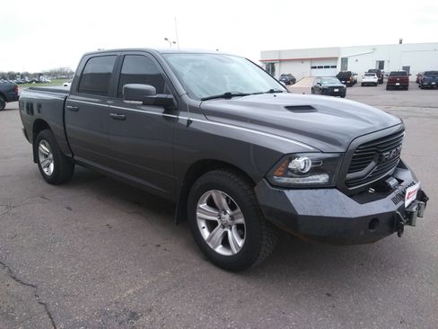 Used 2018 RAM 1500 Sport w/ Convenience Group AWD/4WD image 4