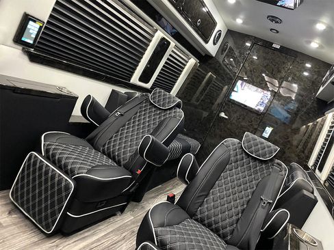 Used 2024 Mercedes-Benz Sprinter 3500 image 13