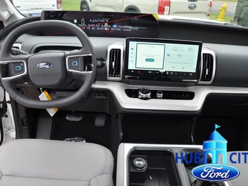 New 2026 Ford Expedition Active image 12