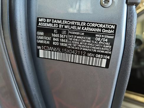 Used 2005 Chrysler Crossfire Limited image 29