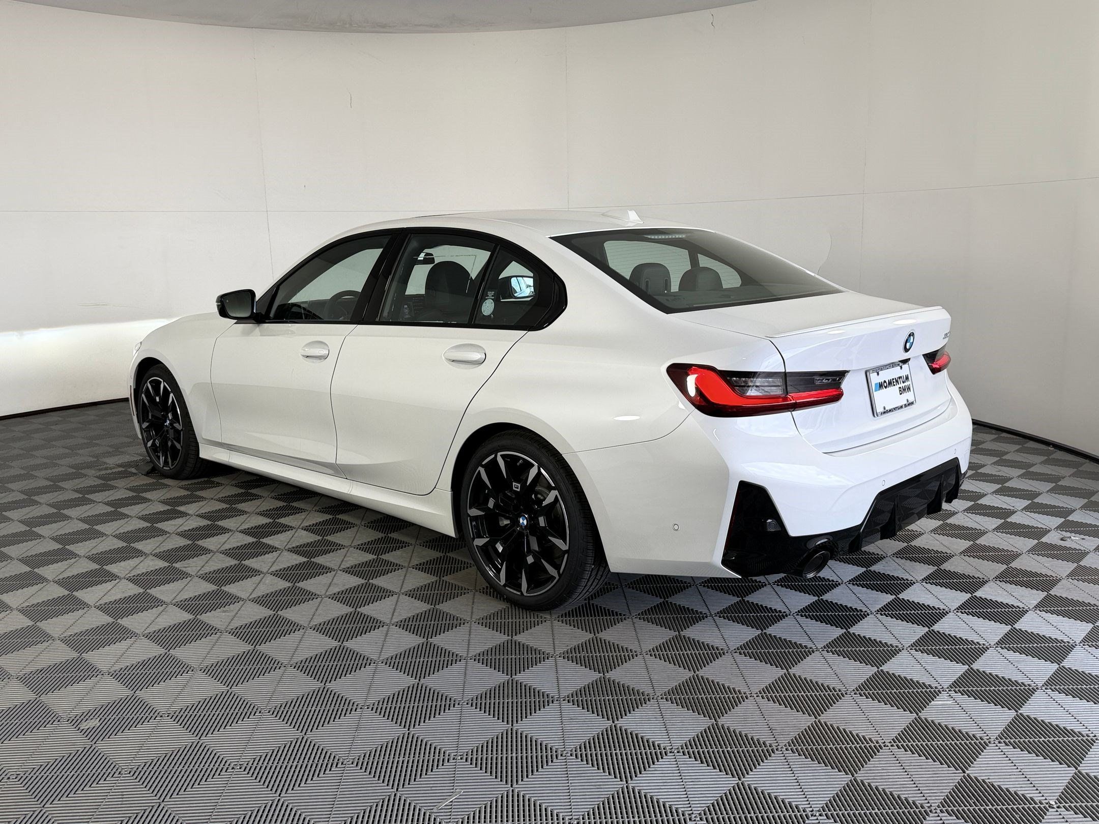 Used 2026 BMW 330i Sedan w/ M Sport Package RWD image 3