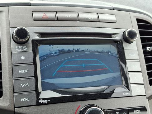 Used 2015 Toyota Venza XLE image 18