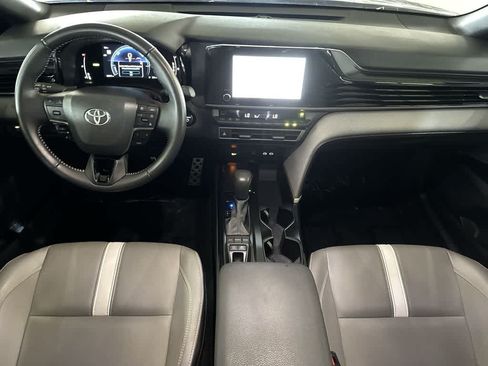 Used 2025 Toyota Camry SE FWD image 23
