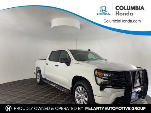 Used 2025 Chevrolet Silverado 1500 Custom image 1