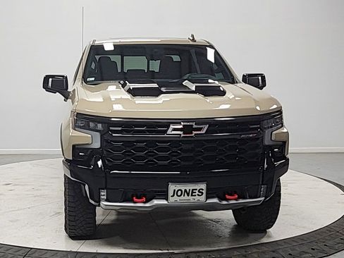 Used 2023 Chevrolet Silverado 1500 ZR2 w/ Technology Package image 2
