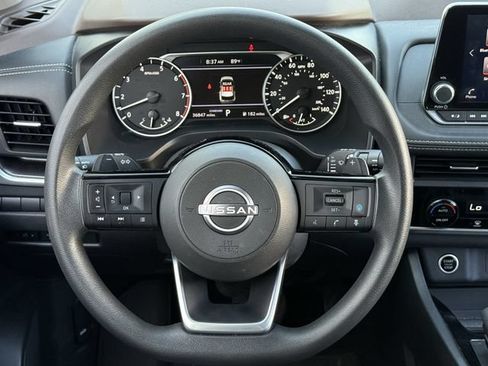 Used 2023 Nissan Rogue SV FWD image 12