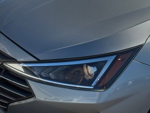 Used 2020 Hyundai Elantra SEL image 9