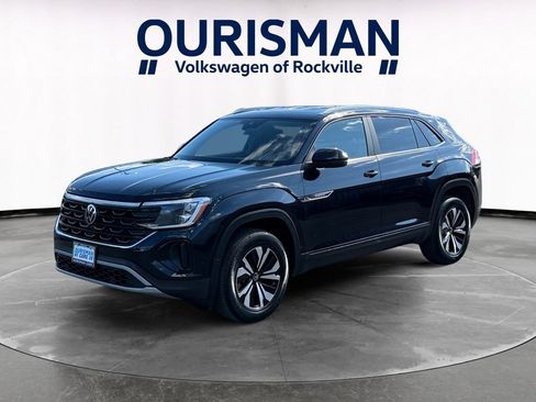Used 2024 Volkswagen Atlas Cross Sport SE AWD/4WD image 2