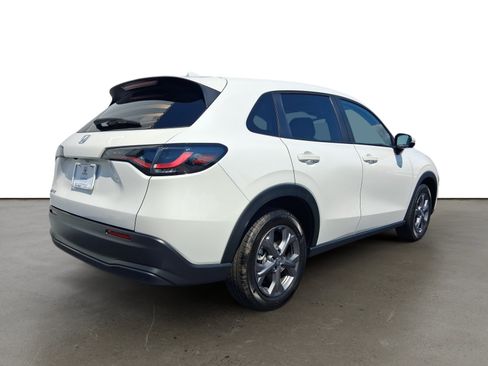 Used 2027 Honda HR-V LX image 10